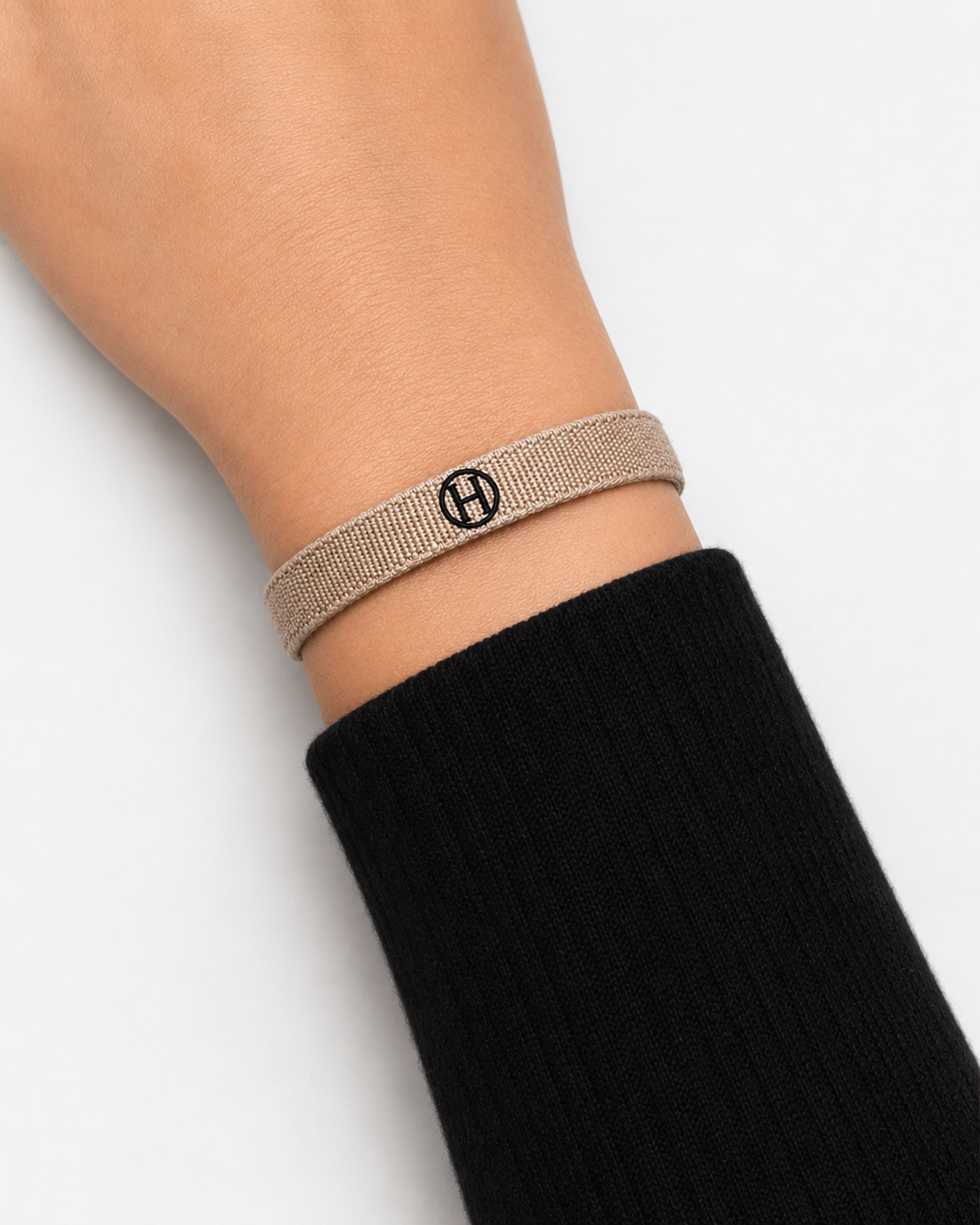 Homme Cotton bracelet — adjustable cotton band, detail view